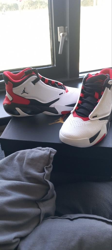 Jordan Max Aura GS, maat 38.5, Ophalen of Verzenden, Nieuw, Wit