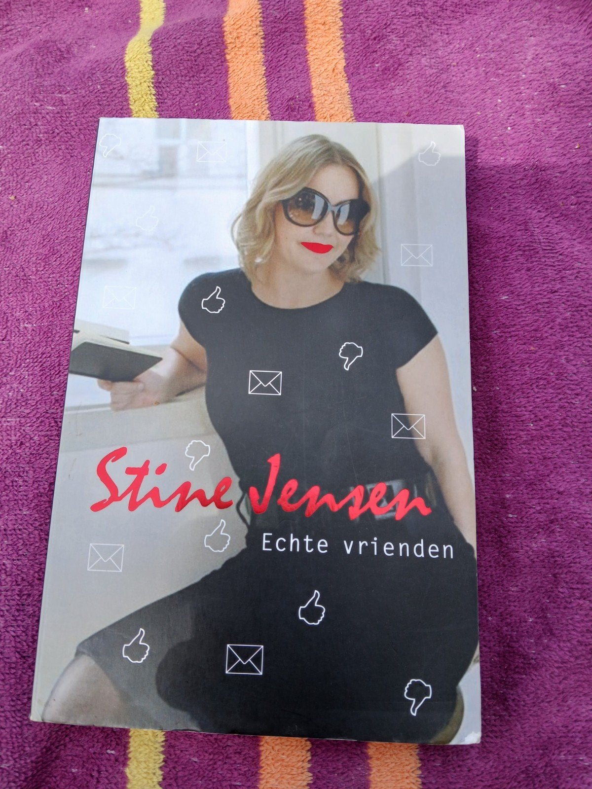 Stine Jensen - Echte vrienden, Ophalen of Verzenden, Gelezen, Stine Jensen, Nederland