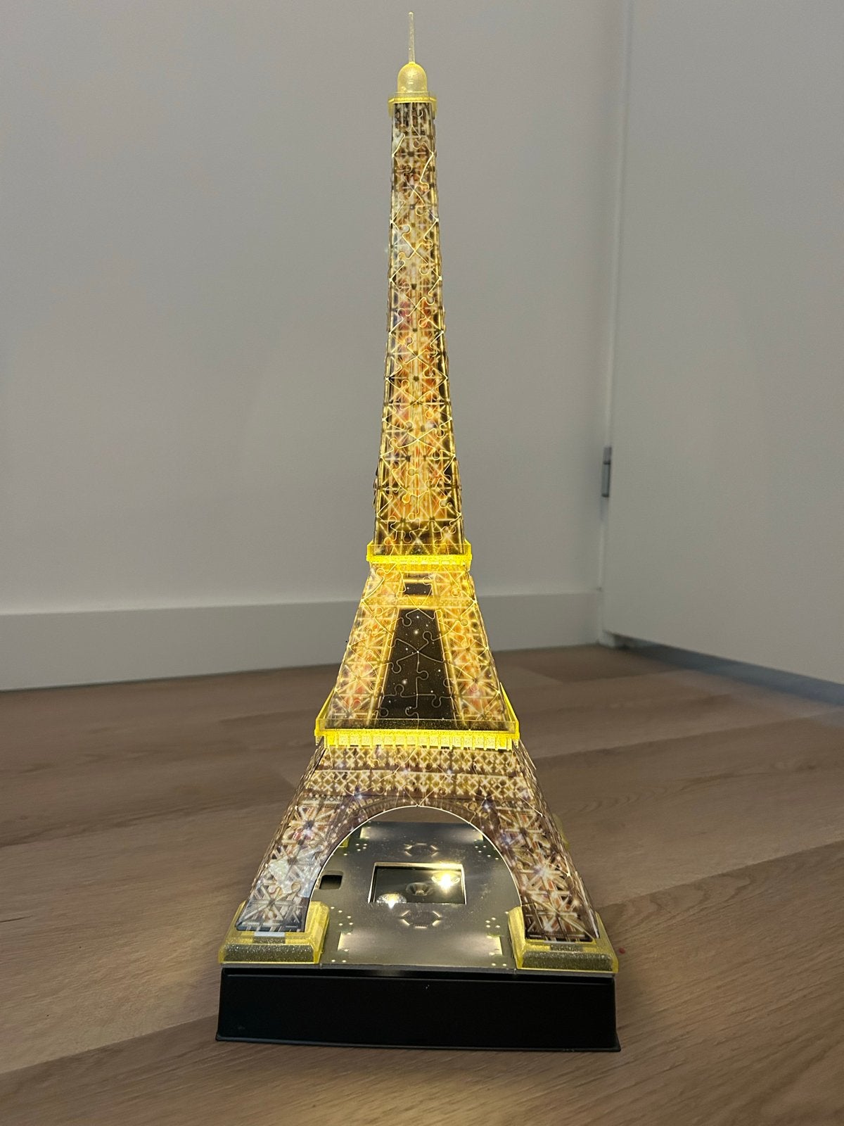 Ravensburger 3D Puzzel Eiffeltoren Night Edition met LED, Ophalen of Verzenden, 500 t/m 1500 stukjes, Zo goed als nieuw, Rubik's of 3D-puzzel