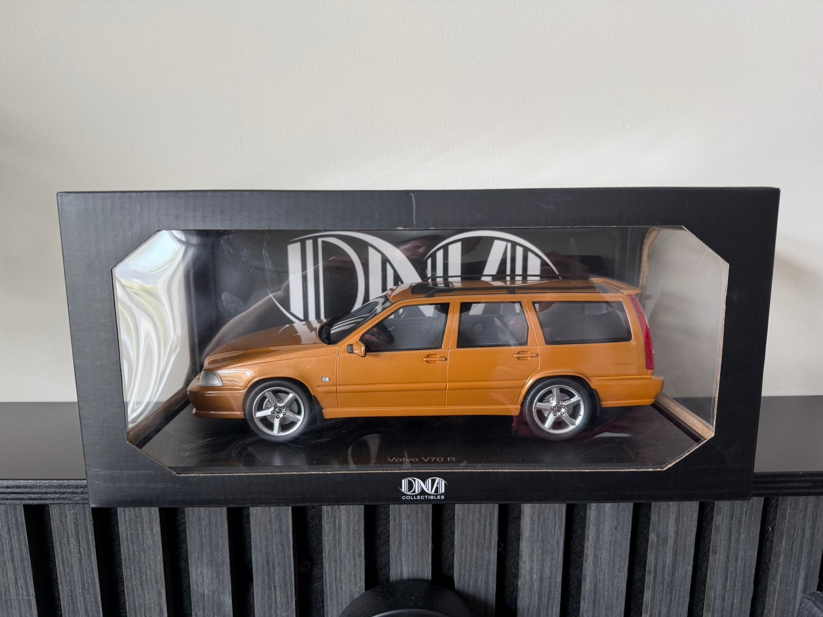 Dna models volvo v70 r, Ophalen of Verzenden, Zo goed als nieuw, Auto