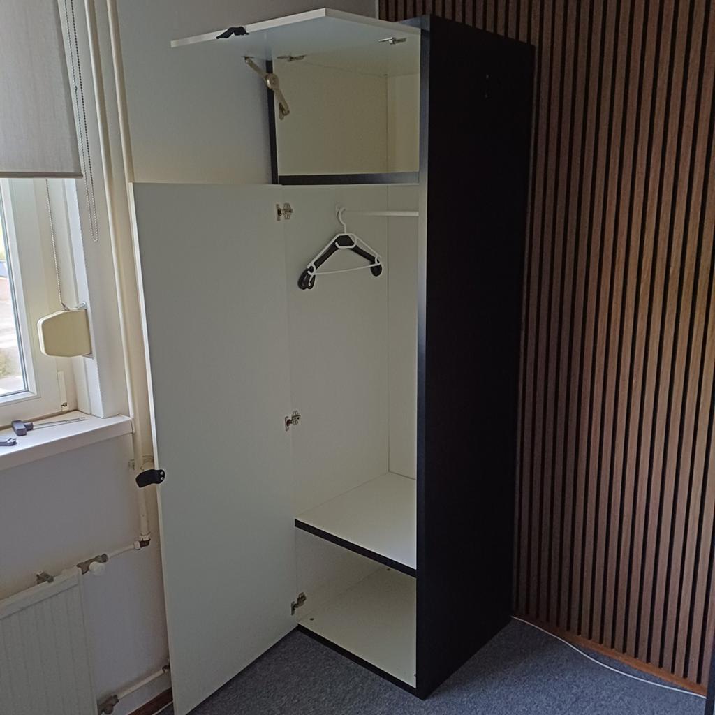 Ikea kledingkast zwart en wit, Met deur(en), Gebruikt, Overige houtsoorten, 150 tot 200 cm