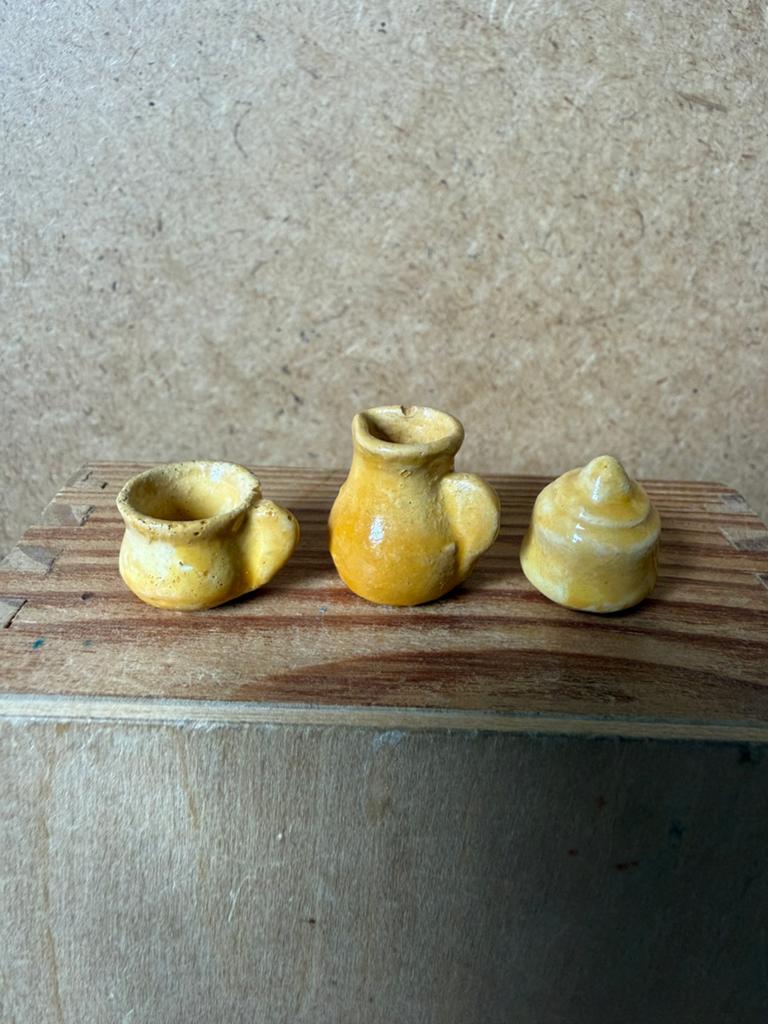 Set oud keramiek - kannetje 2cm - handwerk, Verzamelen, Poppenhuizen en Toebehoren, Ophalen of Verzenden, Zo goed als nieuw, Poppenhuis