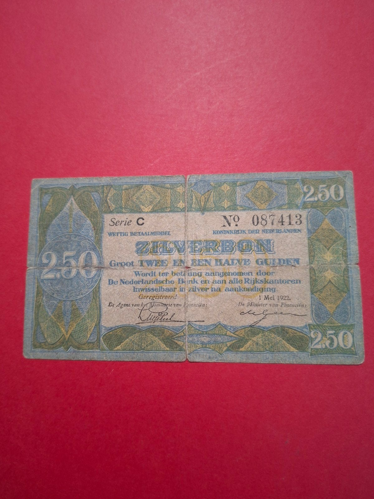 2,5 gulden Zilverbon uit 1922 in Zf
in ZF
Serie nummer C 087, Ophalen of Verzenden, 2½ gulden