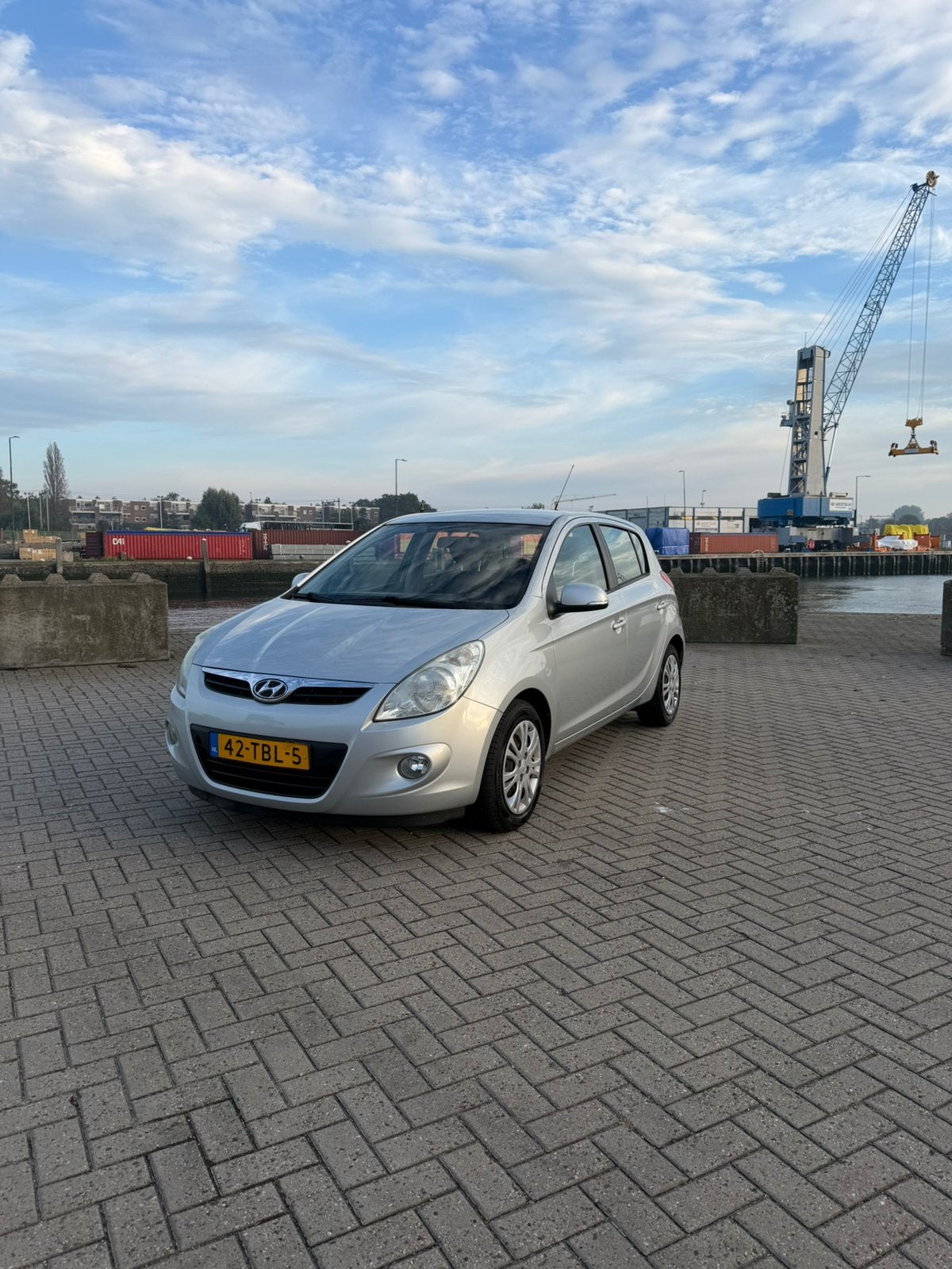 Hyundai i20 1.4 5-DRS AUT 2012 Grijs NAP/Trekhaak/APK, Auto's, 450 kg, 4 cilinders, 1396 cc, 100 pk