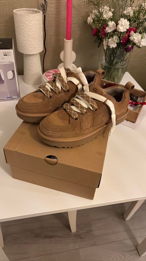 Ugg sneaker, Ophalen of Verzenden, Zo goed als nieuw, Sneakers of Gympen