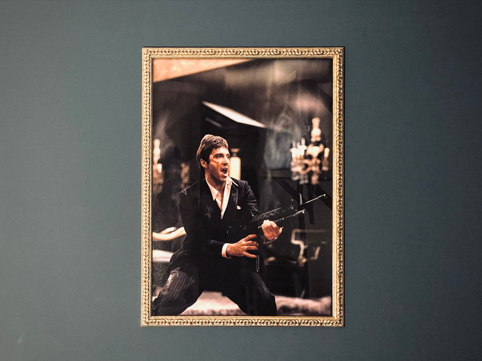 Al Pacino Scarface - Barokke fotolijst - A2 formaat, Antiek en Kunst, Ophalen of Verzenden, Foto, Fotografie, Achter glas