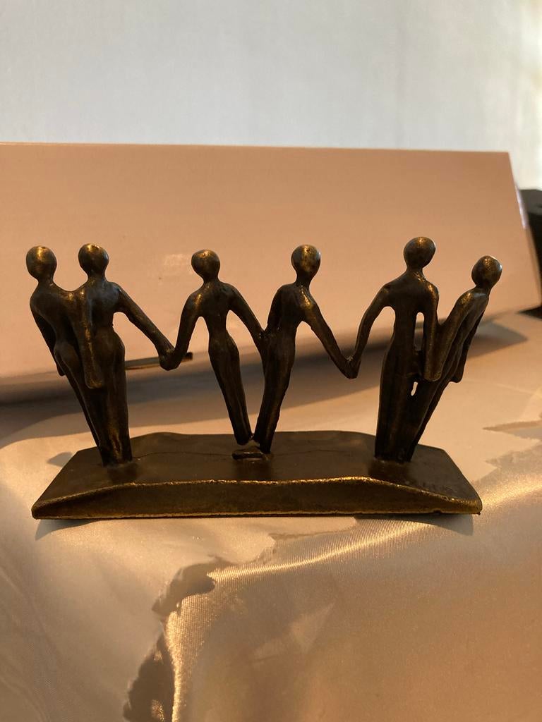 Artihove Sculptuur 'Samen Sterk' in originele verpakking, Antiek en Kunst, Groep mensen, Minder dan 20 cm, Ophalen of Verzenden