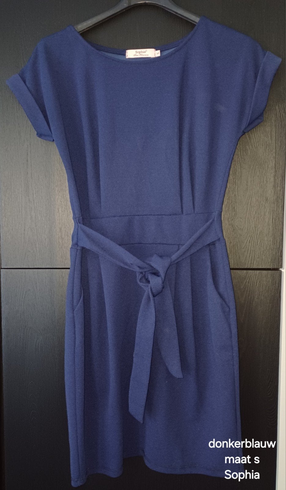Donkerblauwe jurk maat S met strik van Sophia, Blauw, Sophia, Ophalen of Verzenden, Knielengte