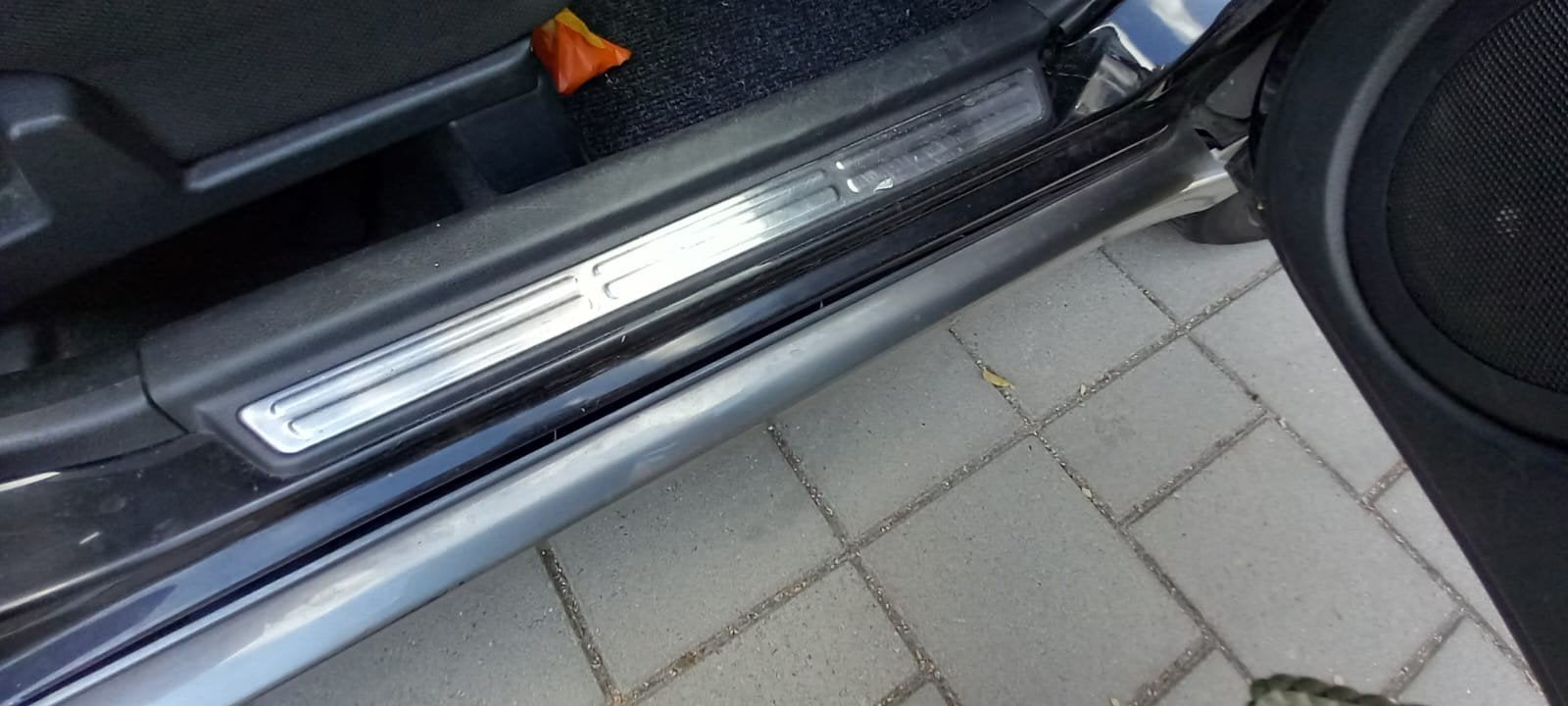 Foto 19 van Mitsubishi Outlander 2.0 MPI 2WD 2006 Zwart