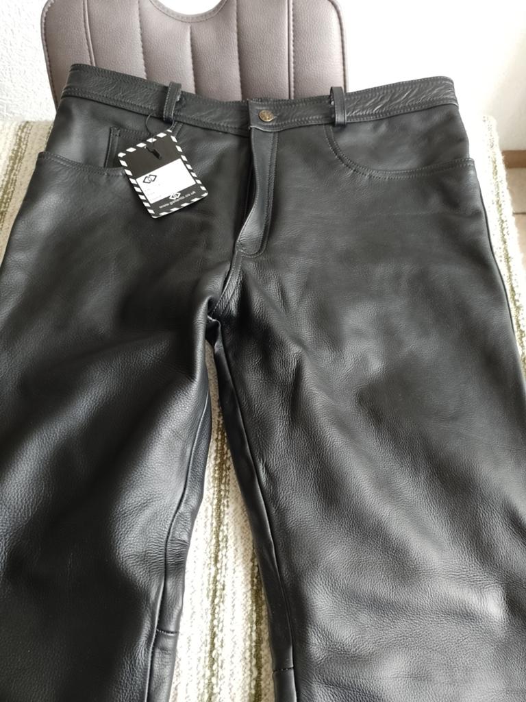 Te koop leren heren broek maat 33, Kleding | Heren, Broeken en Pantalons, Ophalen of Verzenden, Nieuw, Zwart