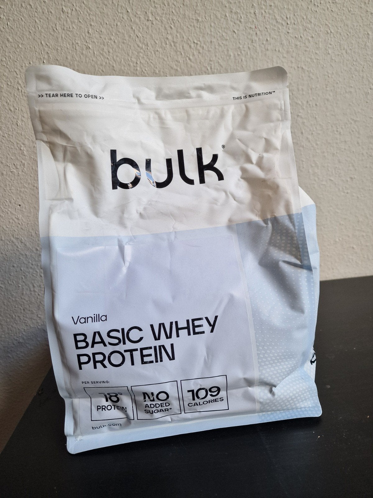 Bulk Basic Whey Protein - Aardbei (geopend) & Vanille (new), Sport en Fitness, Ophalen of Verzenden, Gebruikt, Poeder of Drank