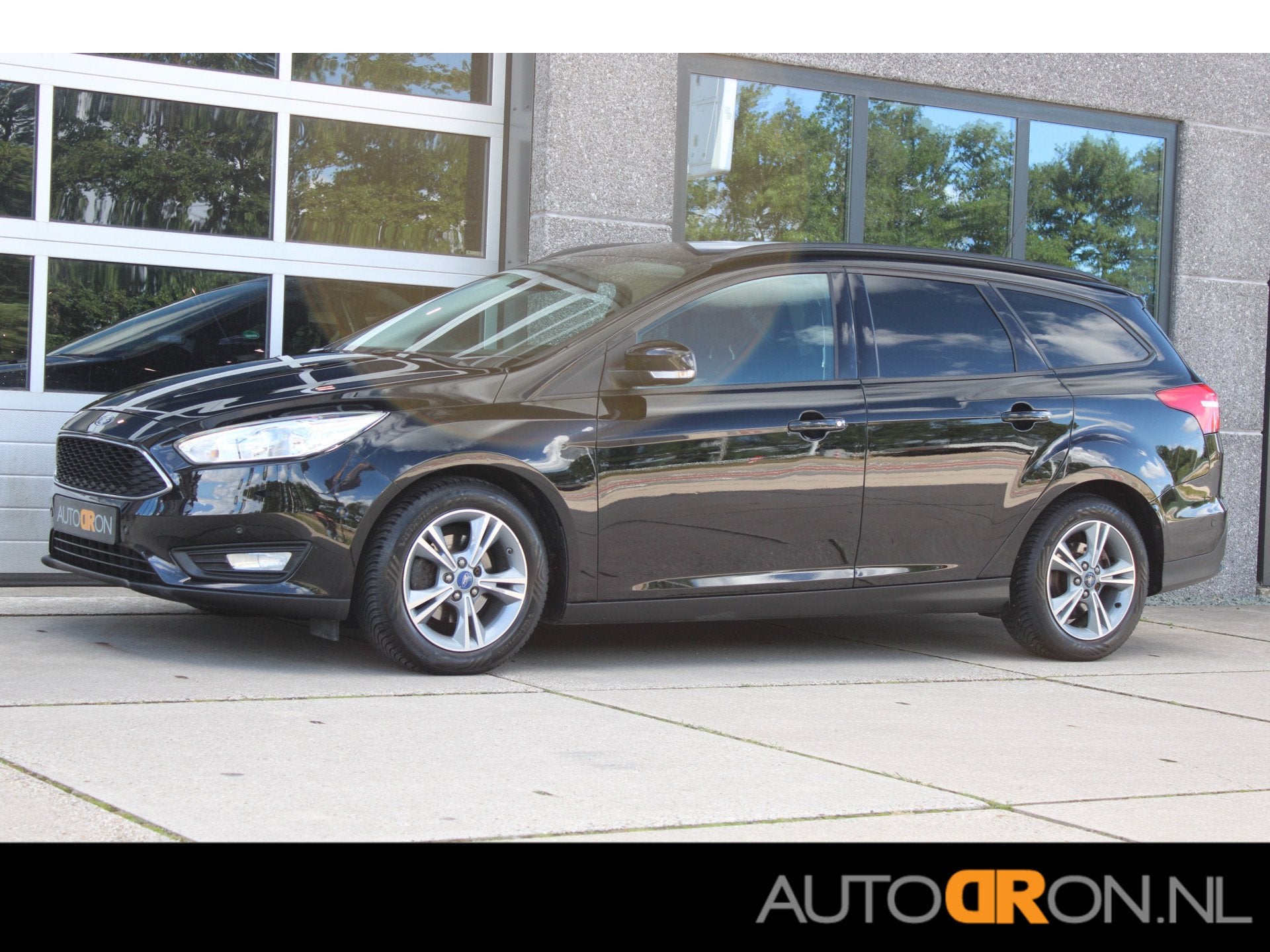 Ford FOCUS Wagon 1.0 126 Pk Titanium Edition Stuurverwarming, Auto's, Stof, Gebruikt, Zwart, Handgeschakeld