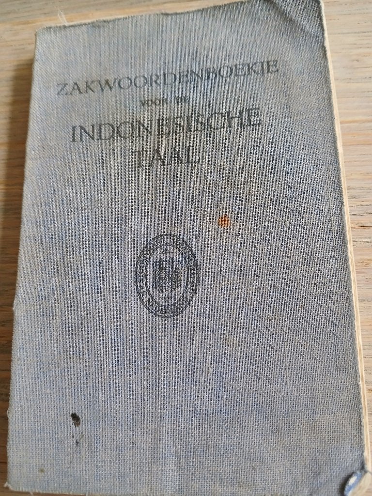 Indonesisch zakwoordenboekje, Antiek en Kunst, Antiek | Boeken en Bijbels, Ophalen of Verzenden