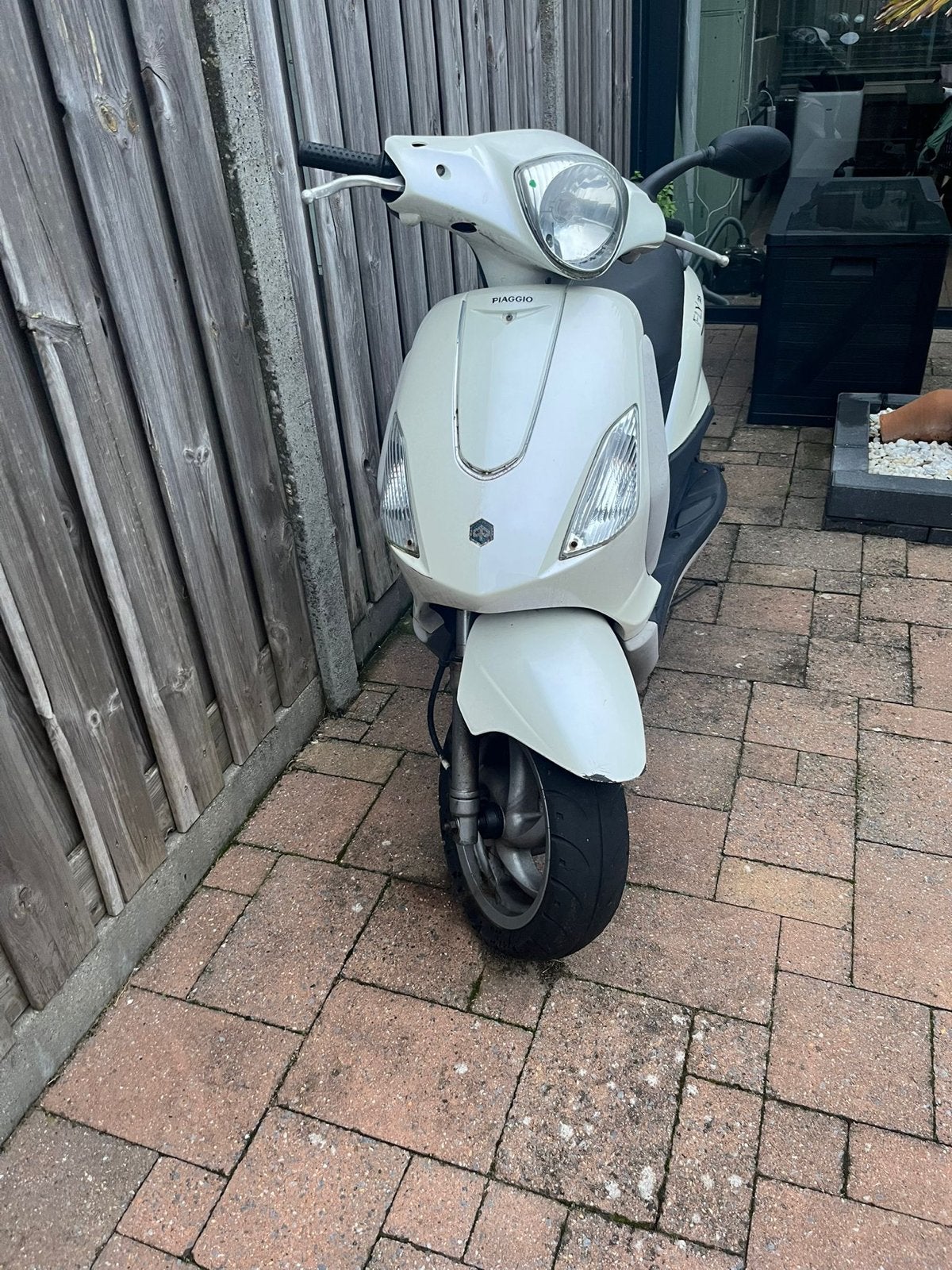 Piaggio Fly 25 km/u - Start niet, Fietsen en Brommers, Scooters | Piaggio, Gebruikt, Ophalen of Verzenden, Fly, Benzine