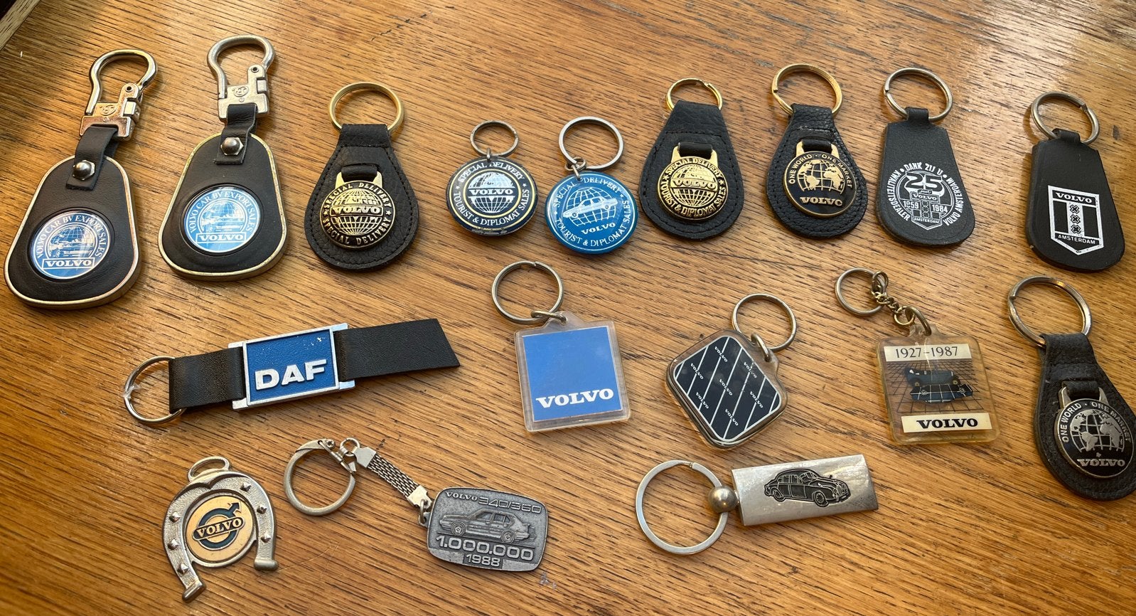 Grote collectie vintage Volvo en DAF sleutelhangers, Ophalen of Verzenden, Gebruikt, Merk