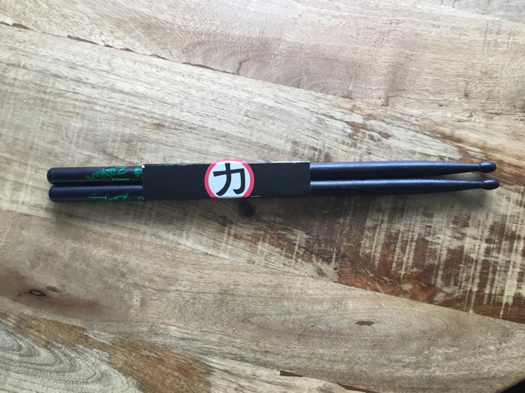 Kiss eric singer drum stokken met handtekening, Ophalen of Verzenden, Zo goed als nieuw, Pop, Beeldje of Miniatuur