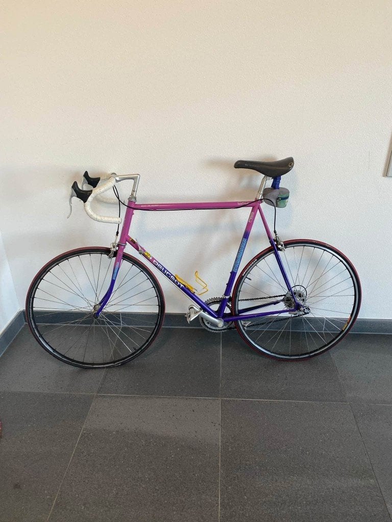 GESTOLEN - Opvallende vintage Peugeot racefiets roze/paars, Overige merken, Gebruikt, Ophalen of Verzenden, 10 tot 15 versnellingen