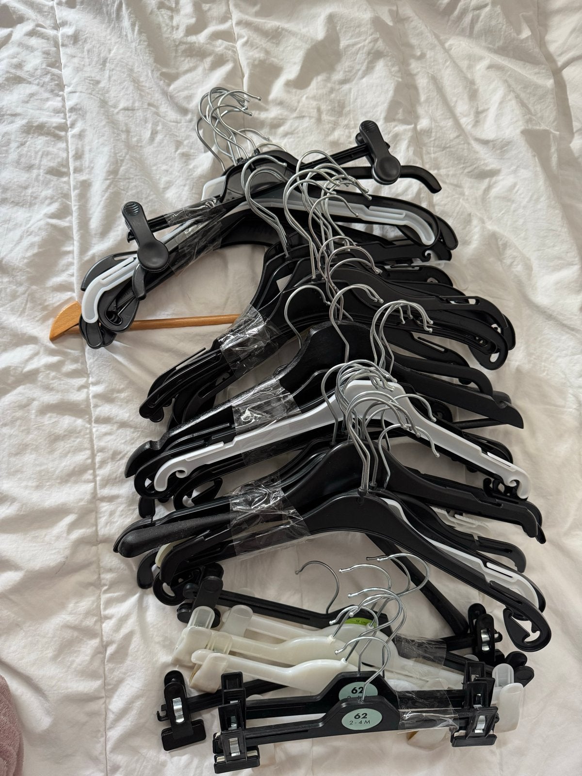 Diverse kledinghangers - Set van 20+ stuks, Ophalen of Verzenden, Gebruikt, Kunststof, Volwassenen
