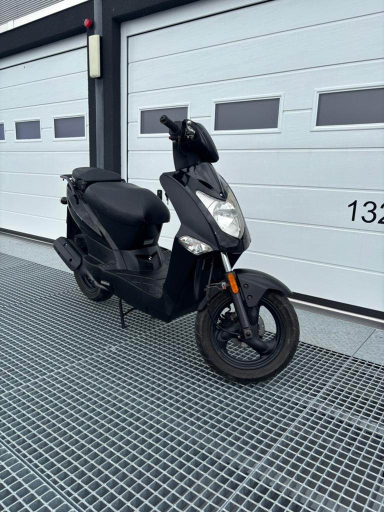 Kymco agility 50 met maar 6089km!!, Fietsen en Brommers, Scooters | Kymco, Ophalen, Zo goed als nieuw, Maximaal 25 km/u, Agility