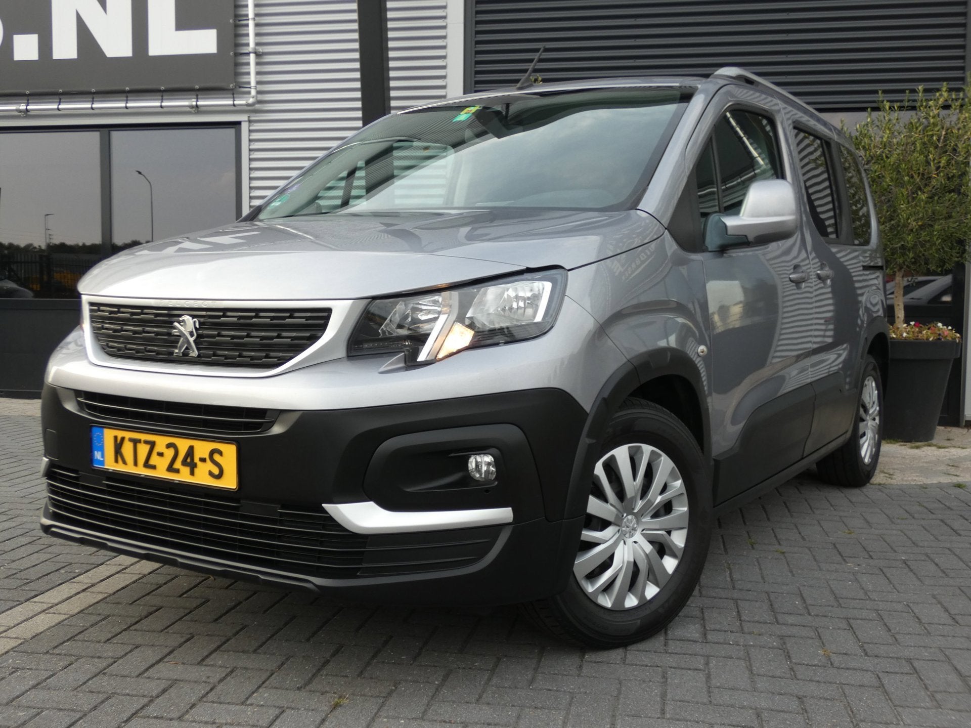 Peugeot RIFTER 1.2 Puretech Active Airco|ELEK. Pakket|Stoelv, Auto's, Voorwielaandrijving, Gebruikt, 1199 cc, 14 km/l