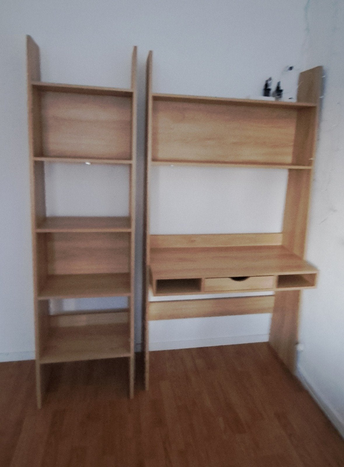 Boekenkast en Bureau Set van JYSK - ZGAN, Huis en Inrichting, Kasten | Boekenkasten, Ophalen, Zo goed als nieuw, 25 tot 50 cm