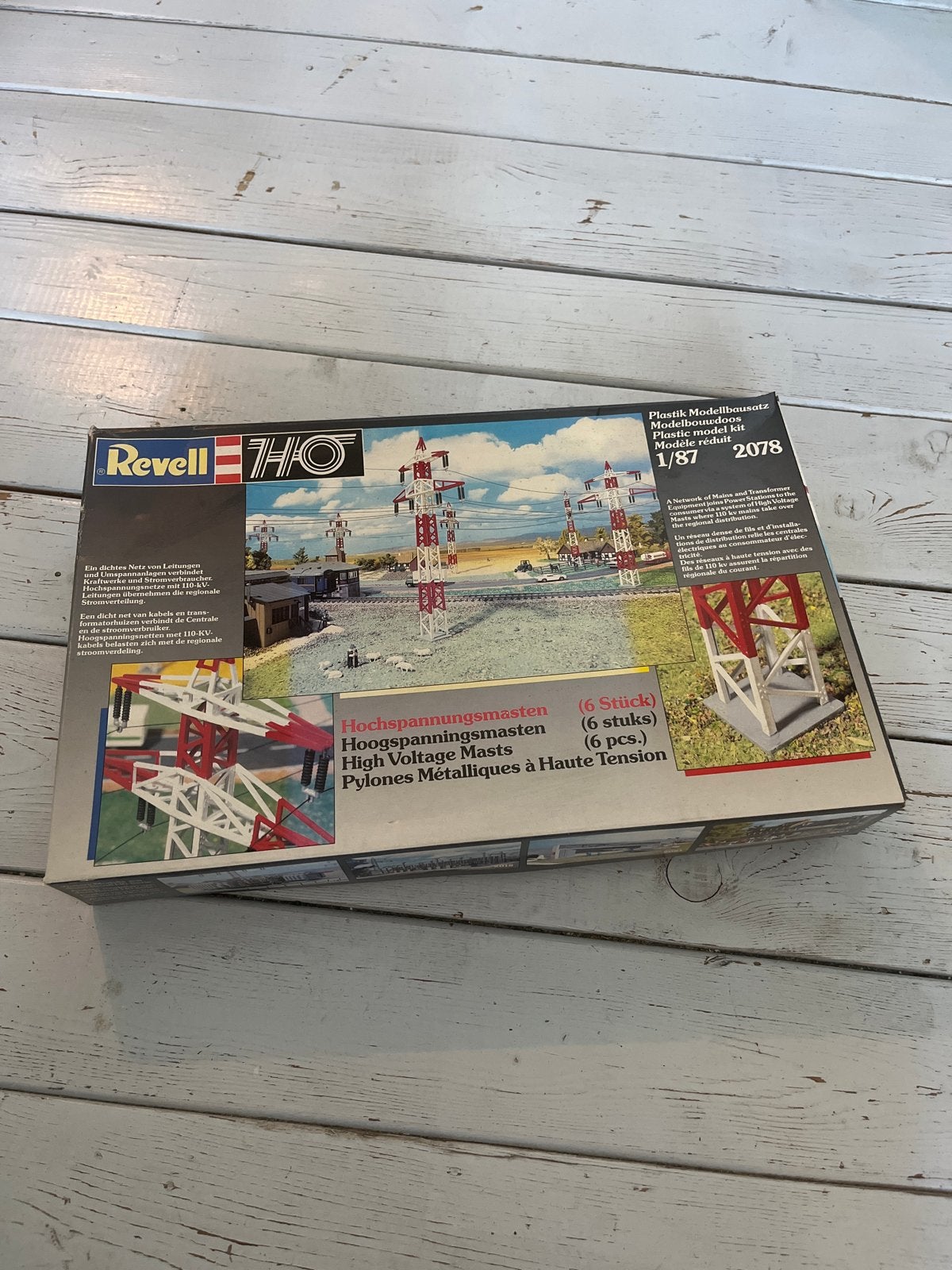 Revell H0 Zendmasten - 4 gebouwd, 2 nog te monteren, Ophalen of Verzenden, Gebruikt, 1:50 tot 1:144