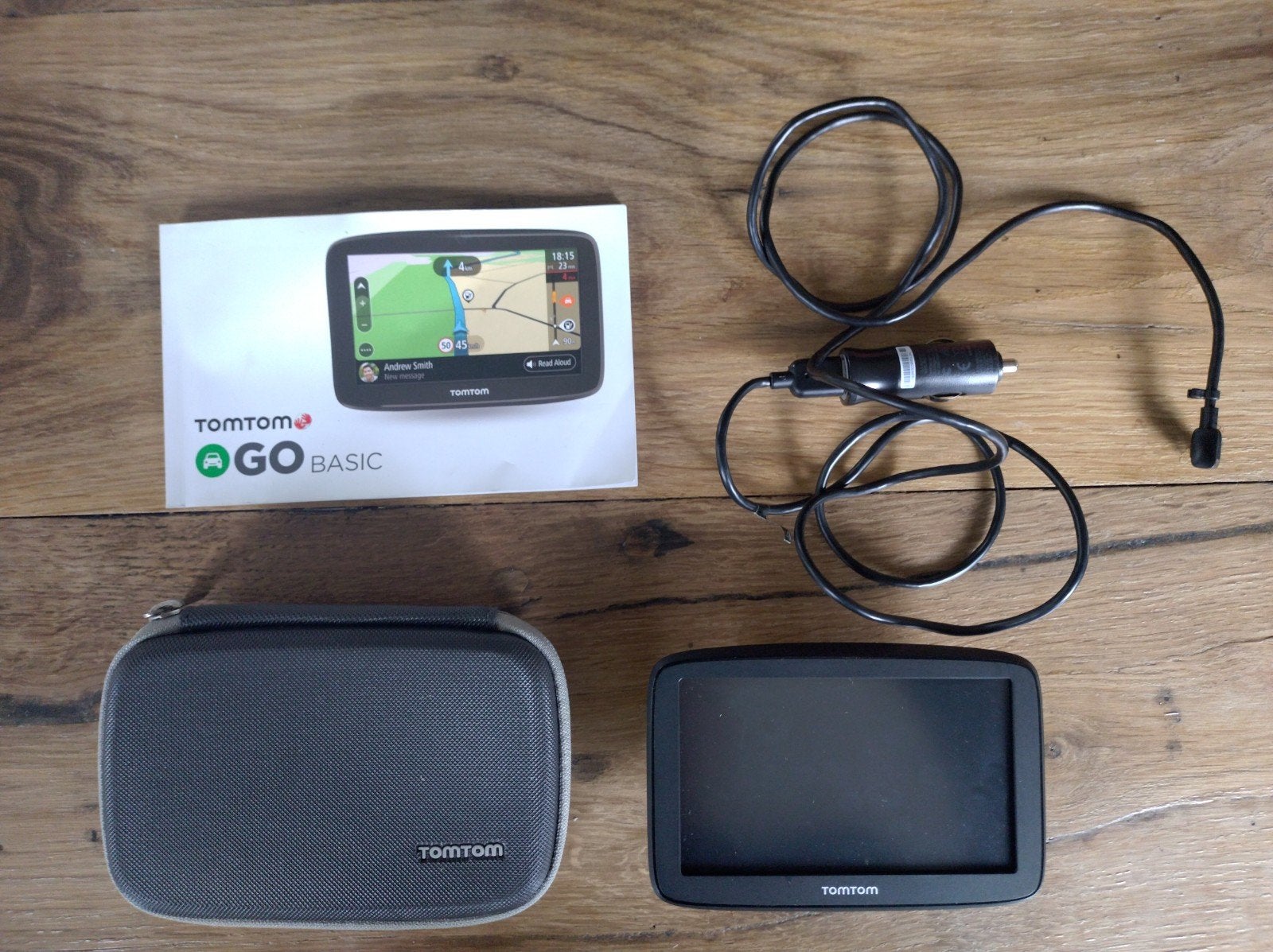 TomTom GO Basic Navigatiesysteem met hoesje en oplader, Ophalen, Gebruikt
