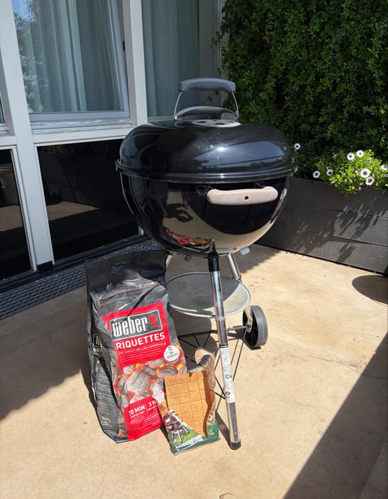 Weber Compact Kettle BBQ 47cm met accessoires, Tuin en Terras, Houtskoolbarbecues, Gebruikt, Met accessoires, Ophalen