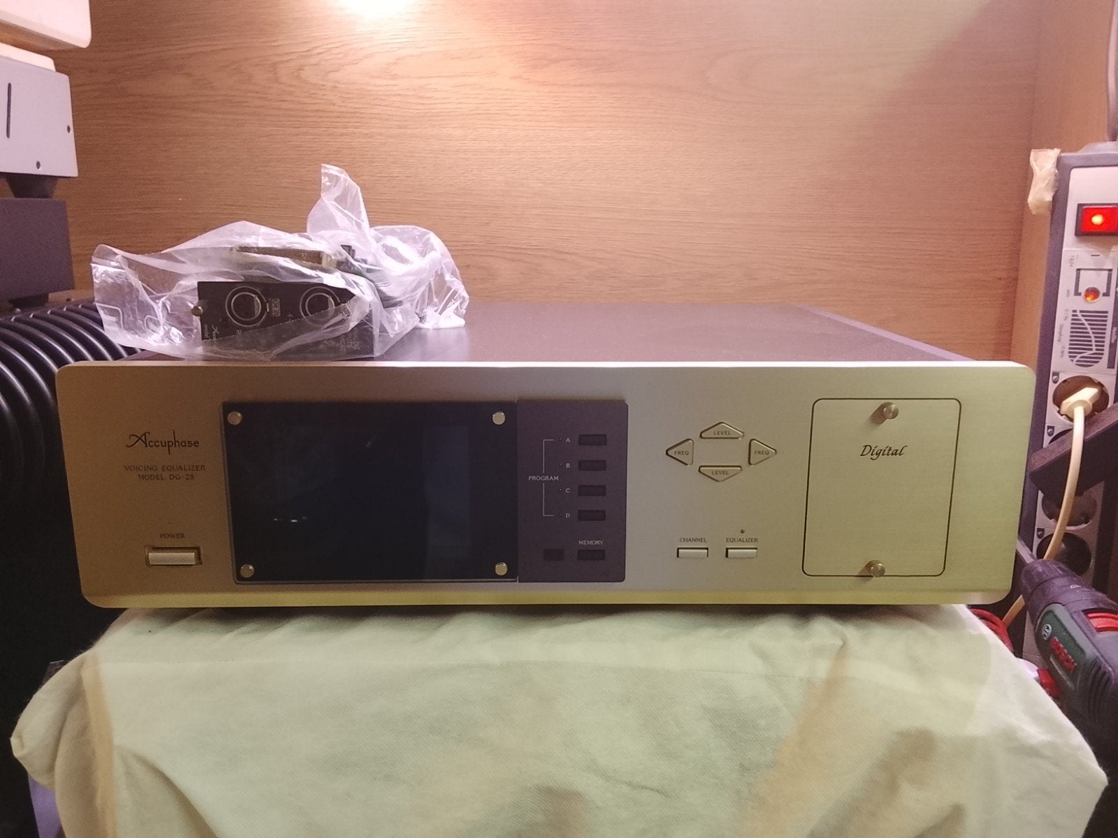 Zeldzame Accuphase DG-28 Voicing Equalizer met toebehoren, Ophalen of Verzenden