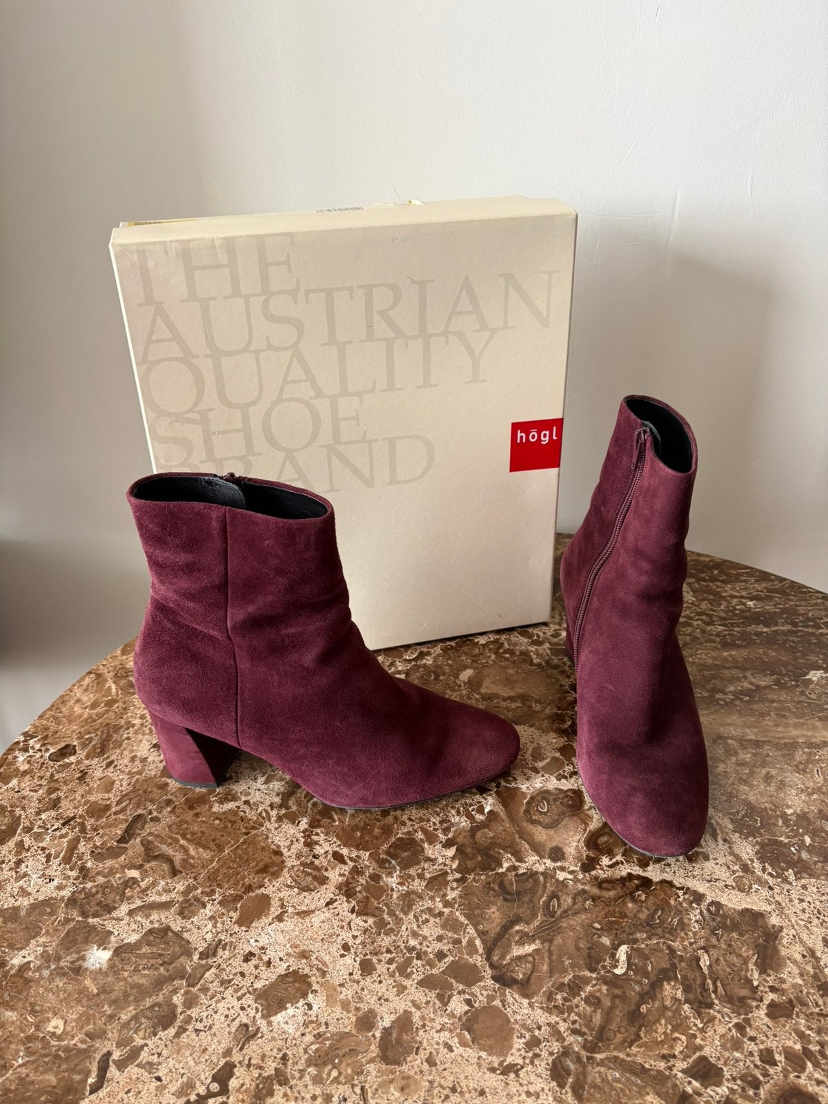Högl suede bordeauxrode laarjes - maat 38 - nieuw, Lage of Enkellaarzen, Nieuw, Ophalen of Verzenden, Rood