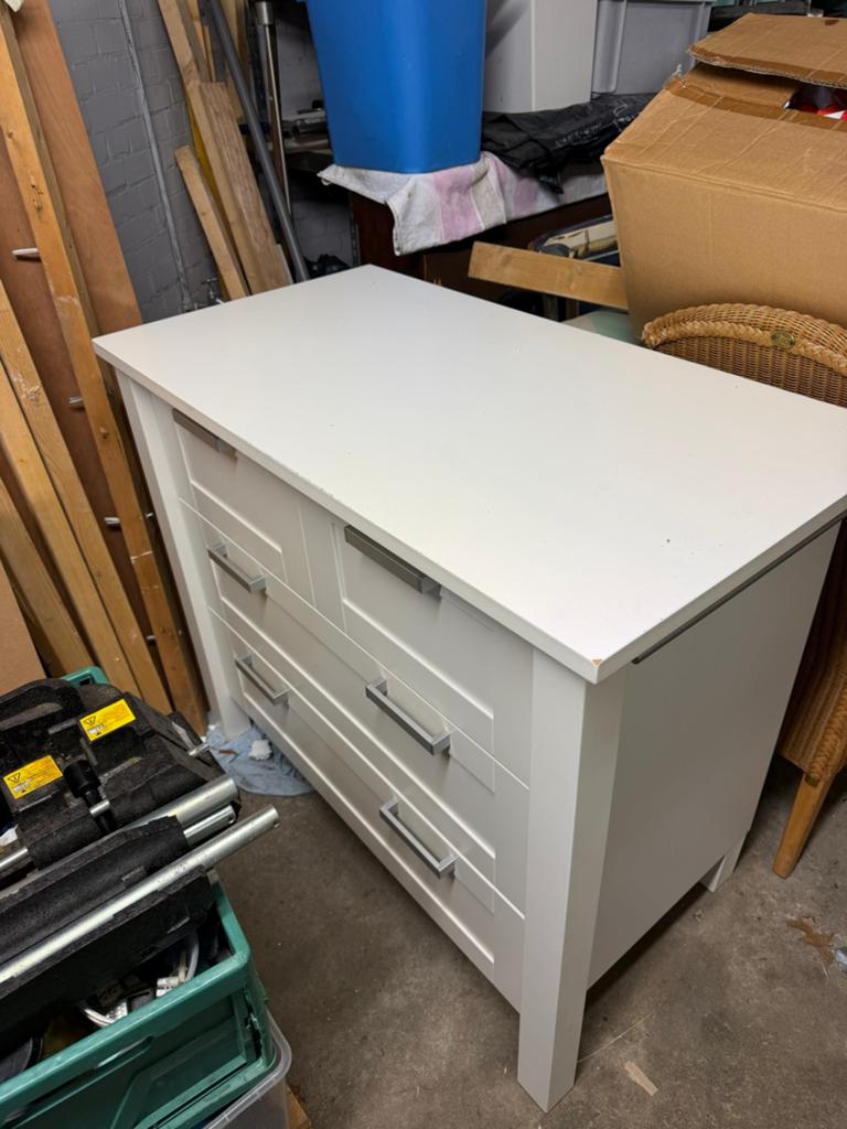 Commode met een bijhorend plank met verlichting, Ophalen, 50 tot 70 cm, 90 tot 105 cm, 100 cm of meer