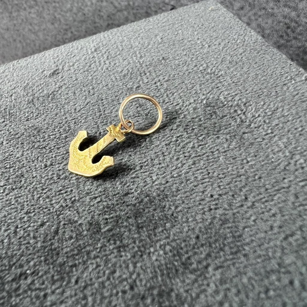 Gouden Hanger | 14k | 0,71g | anker | 2cm | 414569, Gebruikt, Overige voorstellingen, Ophalen of Verzenden, Goud