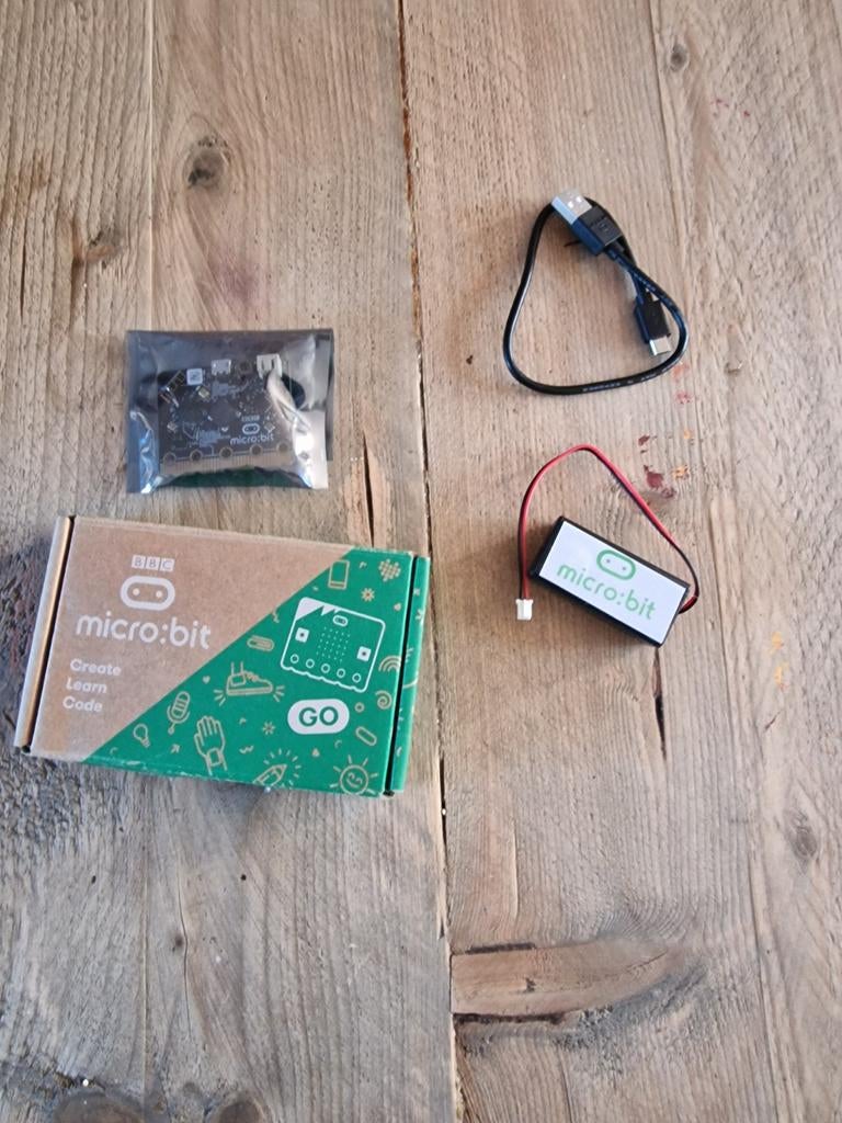 BBC micro:bit GO Starter Kit - Zo goed als nieuw, Computers en Software, Ophalen of Verzenden, Zo goed als nieuw