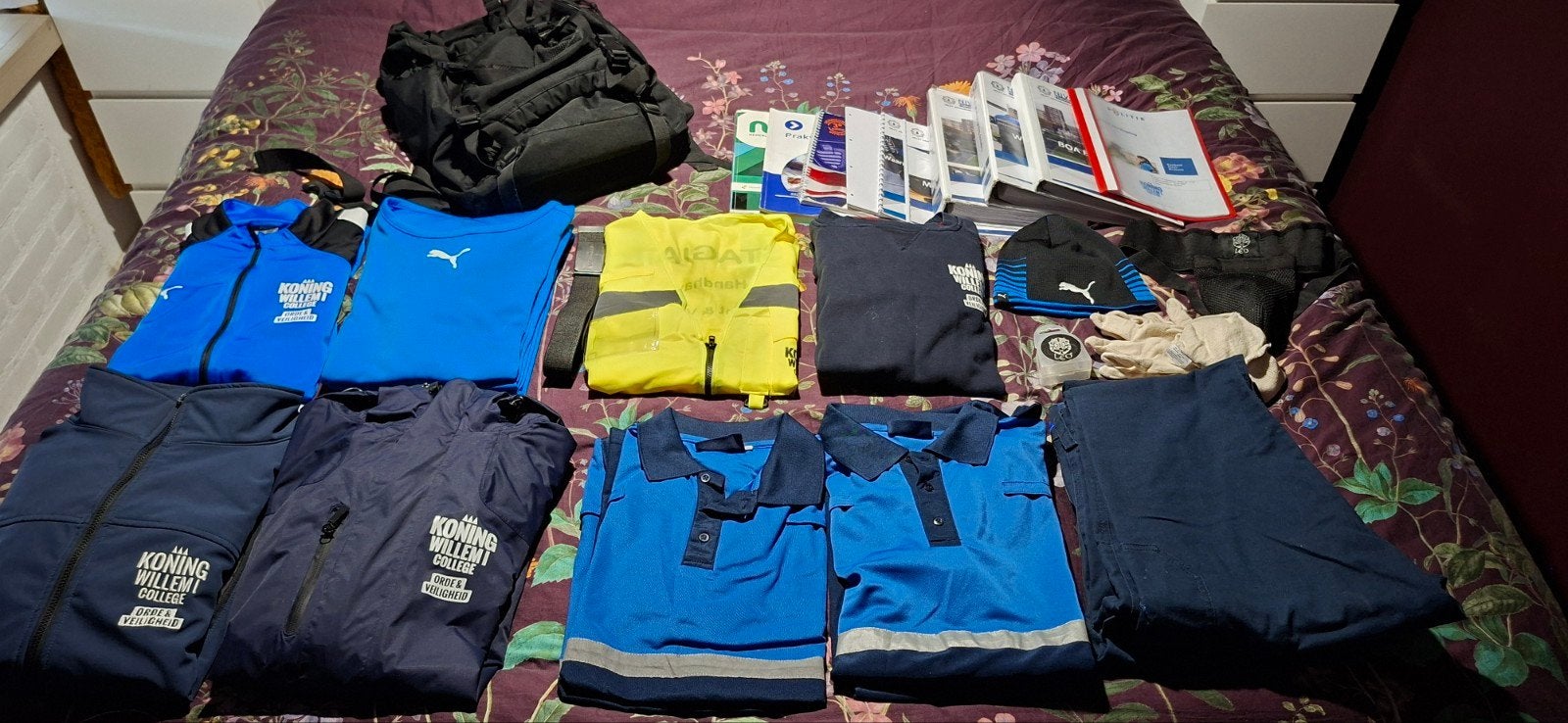 Kleding opleiding KW1C handhaving toezicht en veiligheid., Ophalen