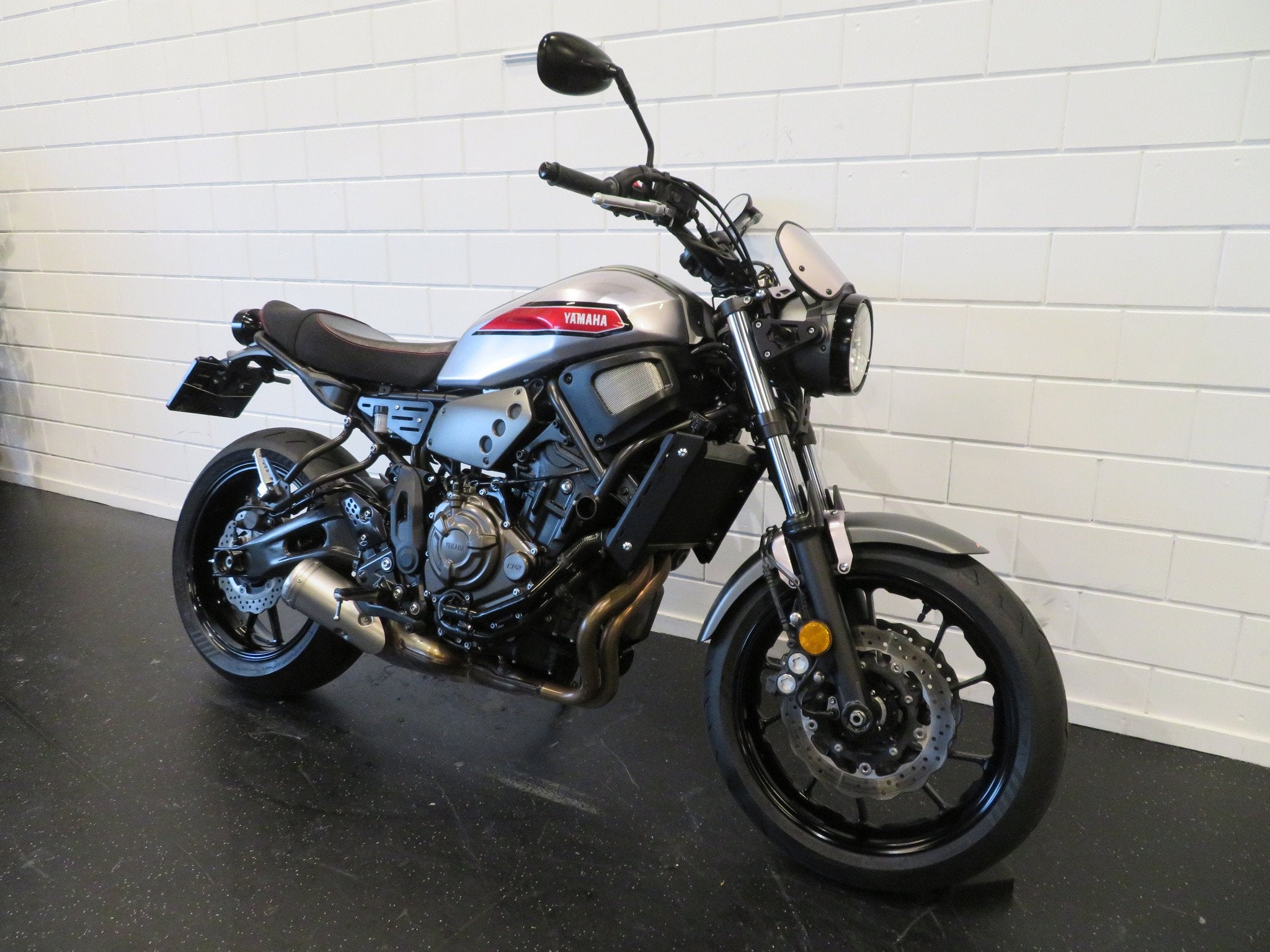 Yamaha XSR 700 ABS NIEUWSTAAT! EXTRAS (bj 2019), Toermotor, 689 cc, Gebruikt, Bedrijf