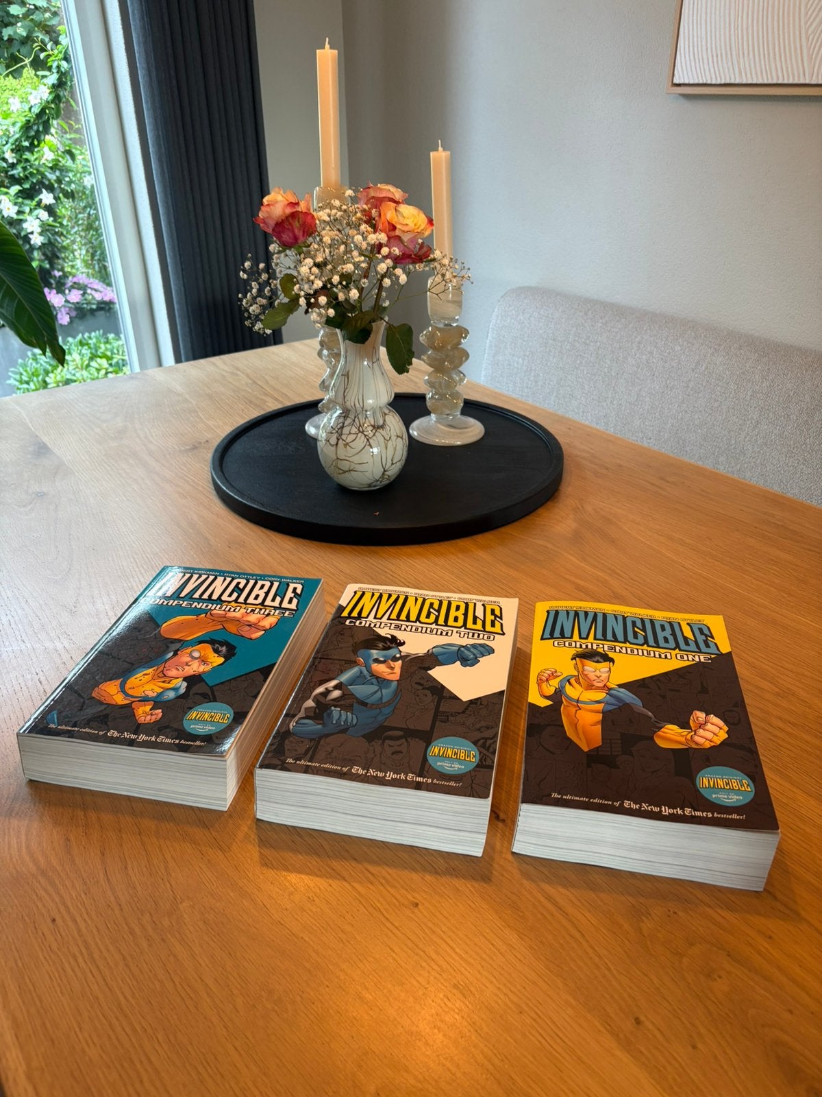Invincible Compendium deel 1&2& 3 .  - Robert Kirkman, Eén stripboek, Ophalen, Zo goed als nieuw
