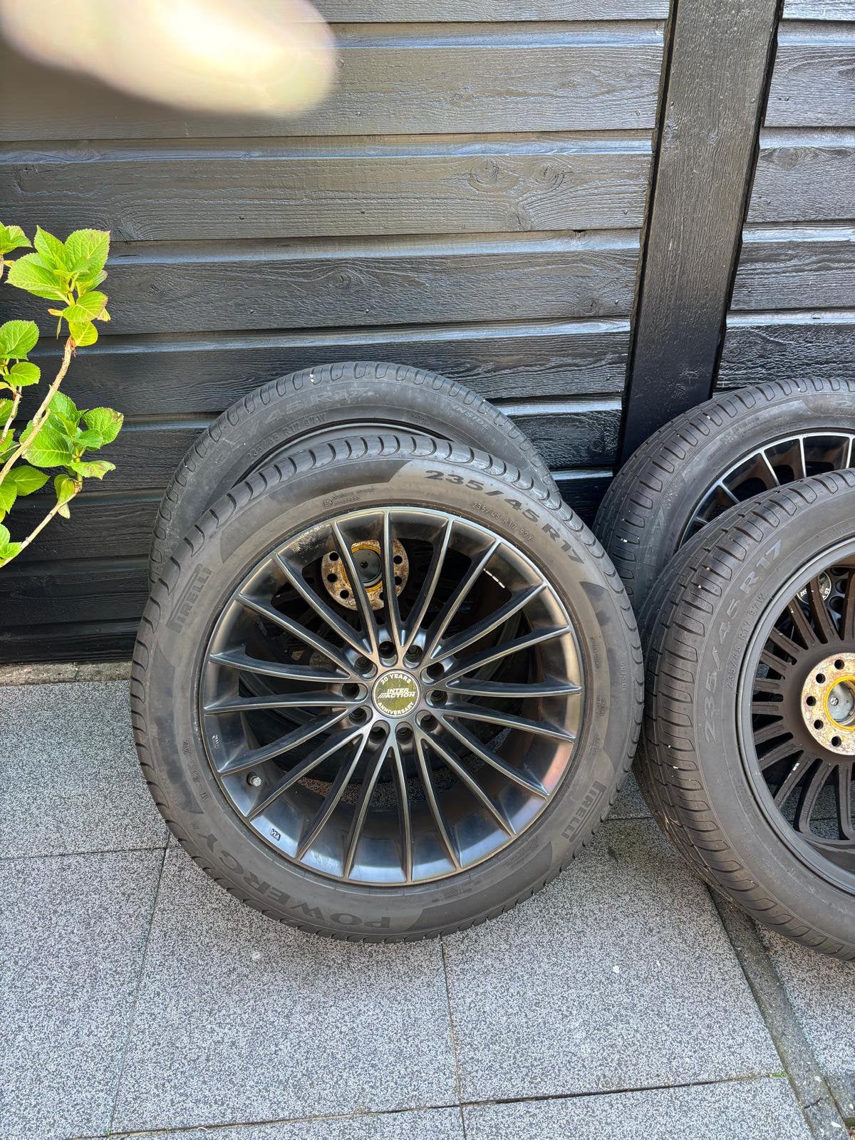 Pirelli Banden met Zwarte 17 inch Velgen, Auto-onderdelen, Ophalen, 17 inch, 235 mm, Zomerbanden
