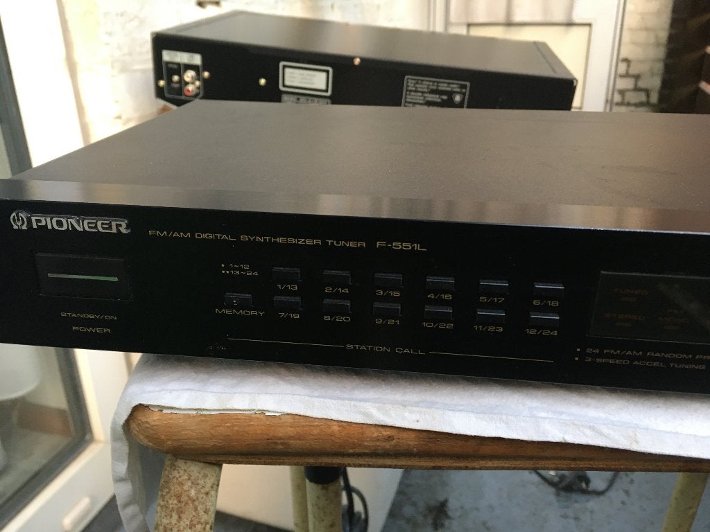 Foto 17 van Pioneer stereo Tuner TX-1070 R of Tuner F-551L, 2 soorten