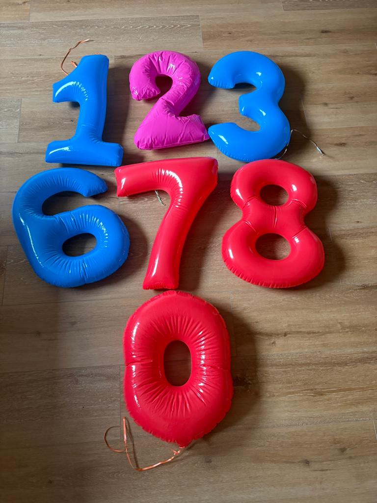 Te koop opblaasbare cijfers, Hobby en Vrije tijd, Feestartikelen, Ophalen of Verzenden, Zo goed als nieuw, Versiering, Verjaardag