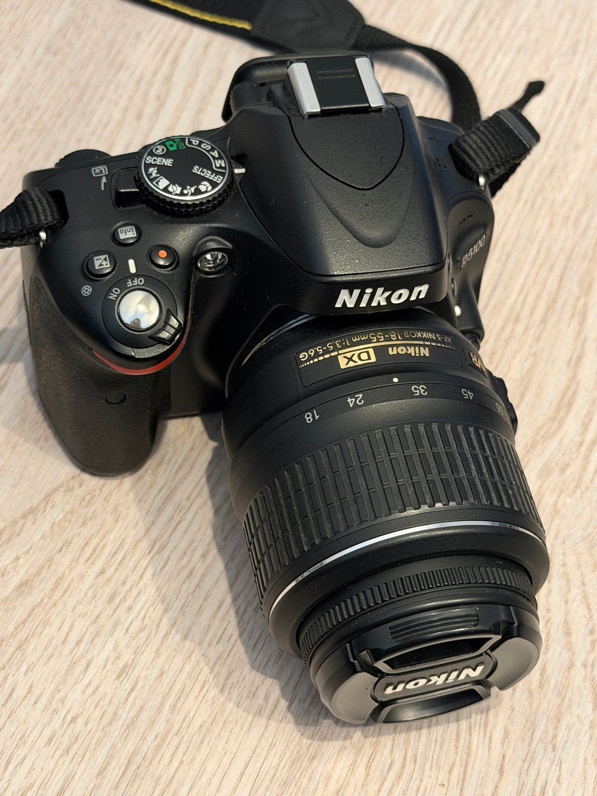 Nikon D5100 Spiegelreflexcamera met AF-S DX NIKKOR 18-55mm l, Gebruikt, Spiegelreflex, Beeldstabilisatie, Ophalen of Verzenden