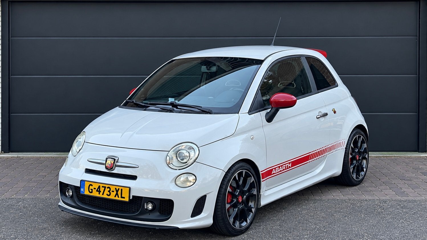 Fiat 500 1.4 T-Jet Abarth | Interscope | Bombardone uitlaat, Voorwielaandrijving, 40 €/maand, Zwart, 4 cilinders