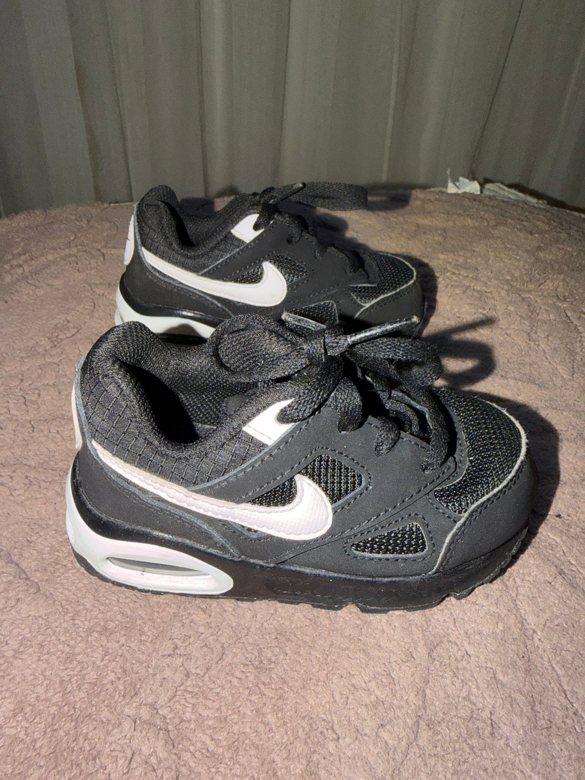 Nike air, Ophalen of Verzenden, Zo goed als nieuw, Jongetje of Meisje, Schoentjes