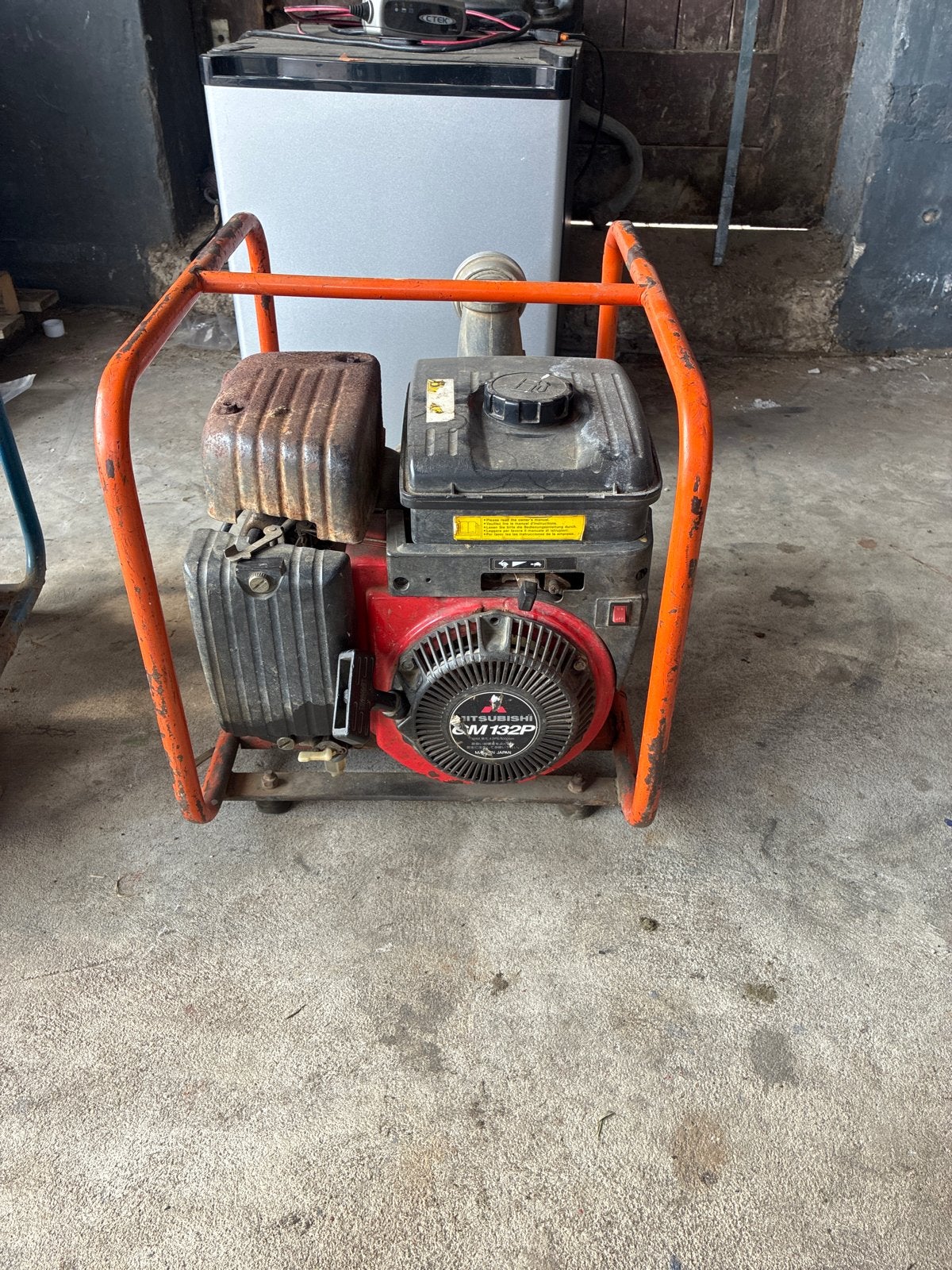 Koshin Ltd. SFM-50X Waterpomp met Mitsubishi GM132P motor, Ophalen