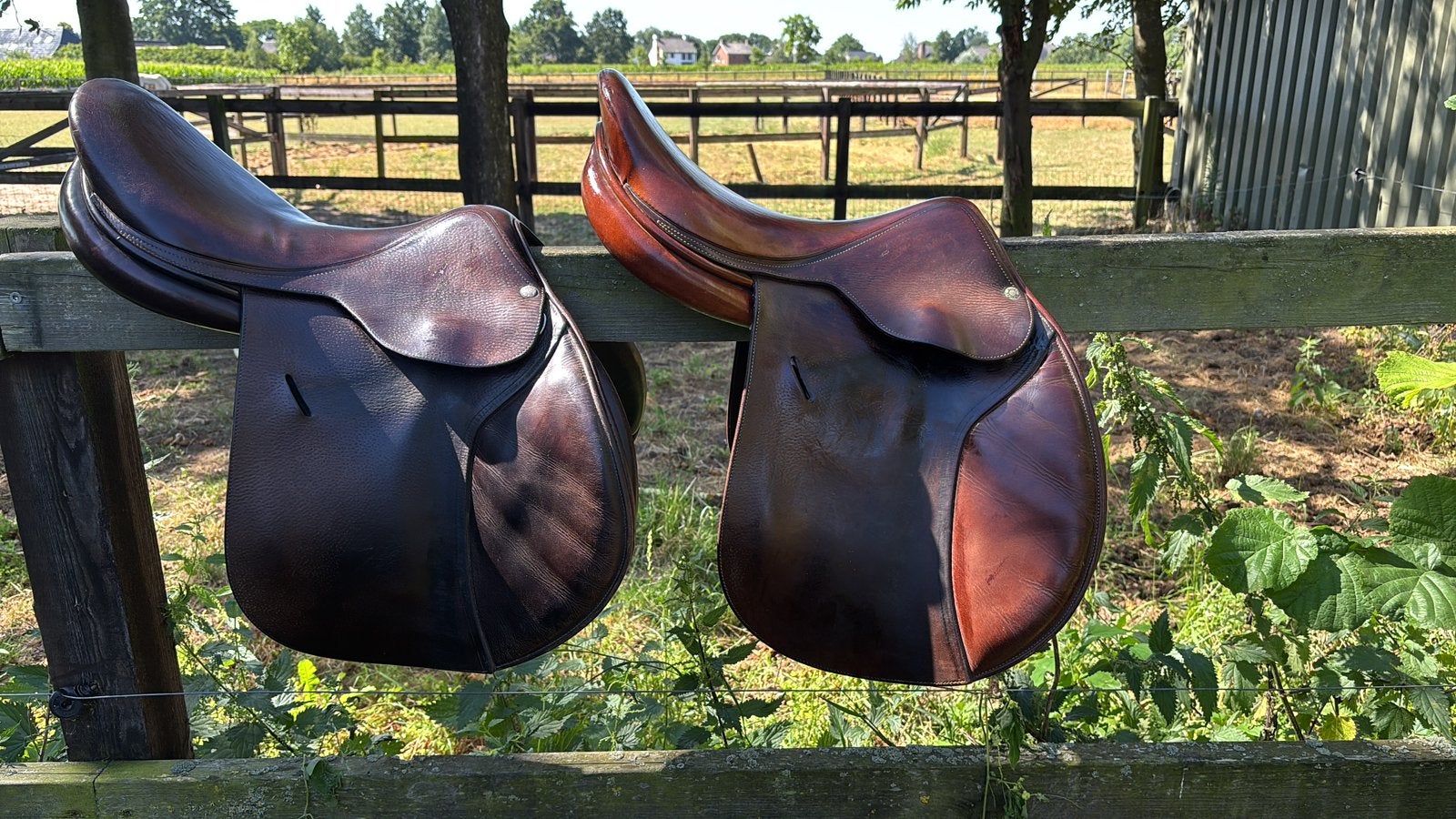 2 x butet springzadel 17 en 17,5 inch, Dieren en Toebehoren, Paarden en Pony's | Zadels, Ophalen, Gebruikt, Overige merken, M (17 inch)
