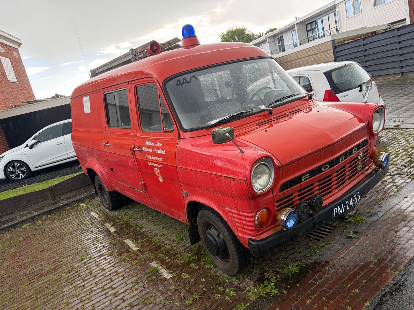 Ford 1970 Rood duitse brandweer oldtimer, 65 pk, 1688 cc, 1650 kg, Stationwagon