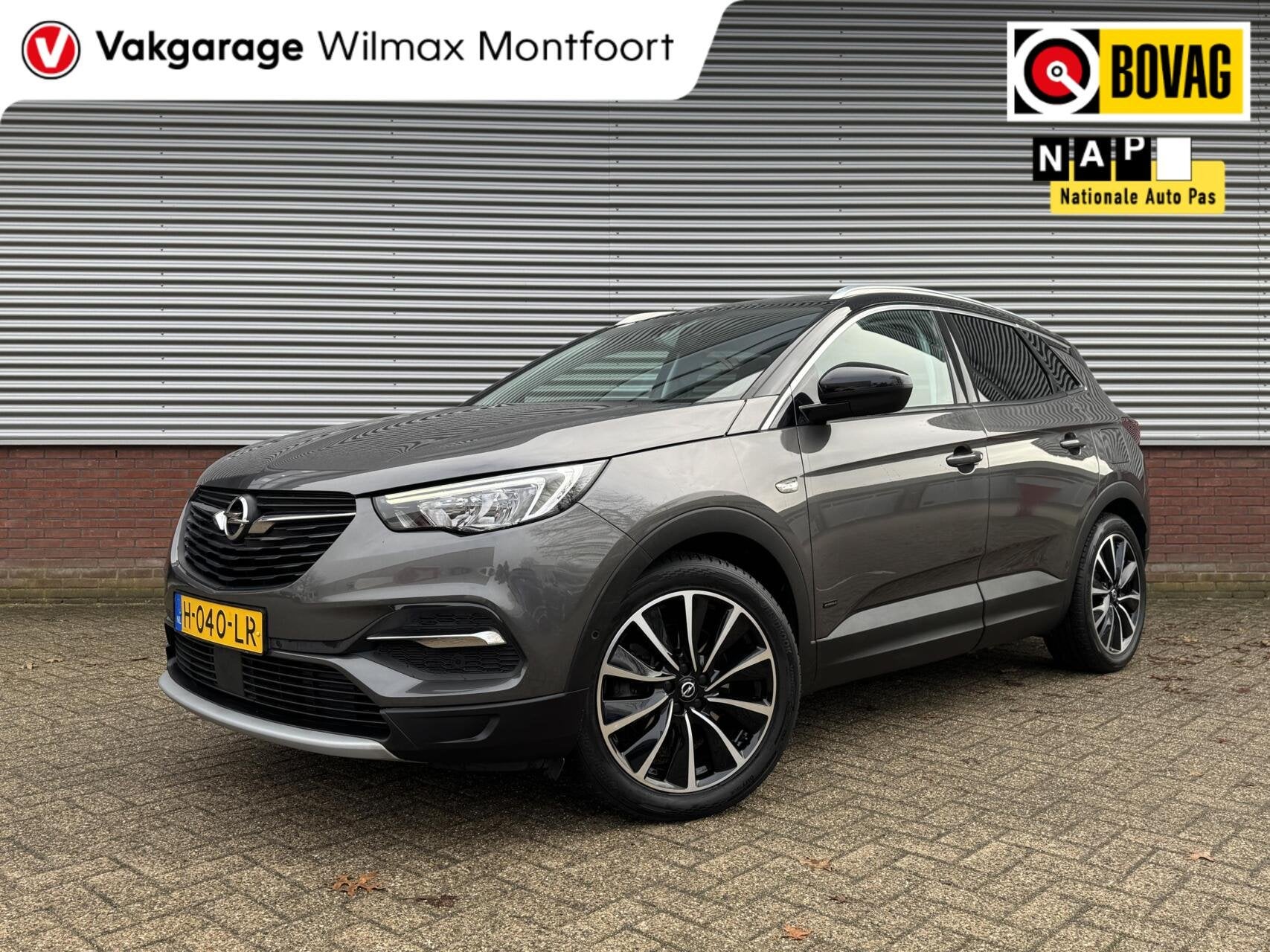 Opel Grandland X 1.6 Turbo Hybrid4 244 PK Business Executive, Auto's, Opel, Automaat, 77 km/l, 4 cilinders, Met garantie (alle)