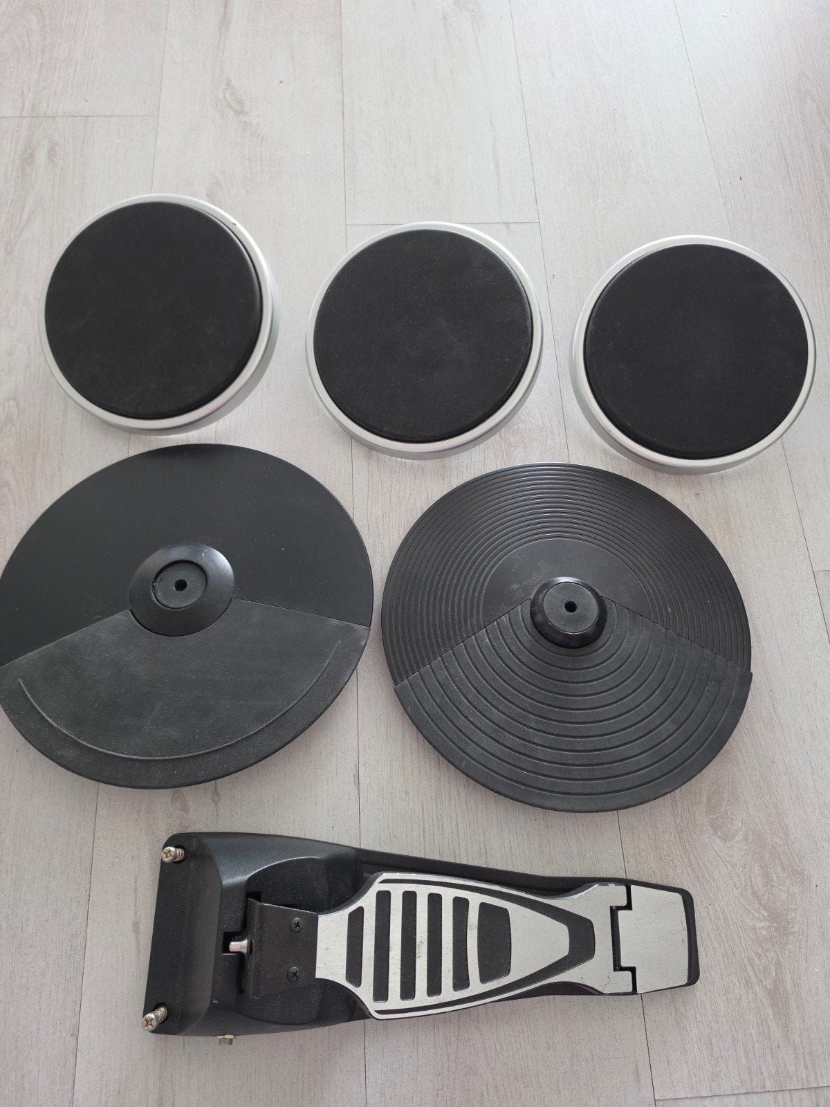 Drumpad, 2xCymbal en Hi-hat controlepedaal, Muziek en Instrumenten, Instrumenten | Onderdelen, Ophalen of Verzenden