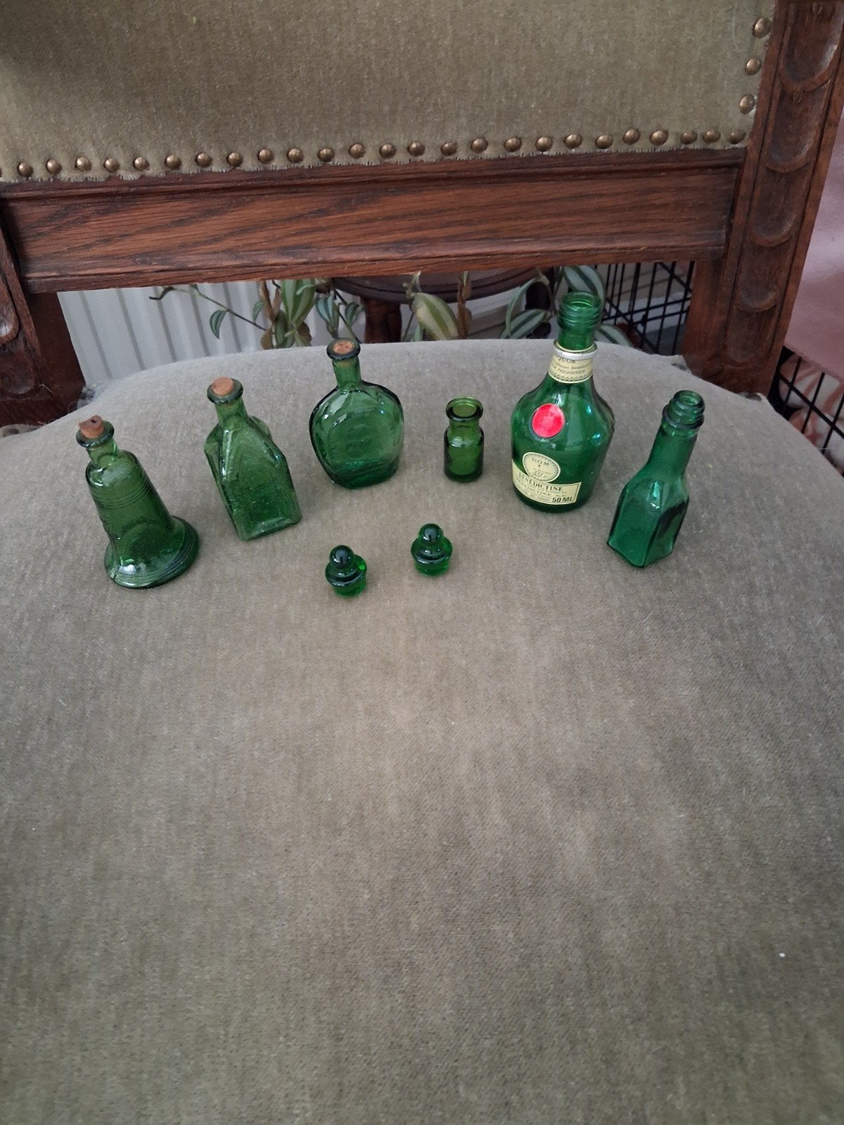 Verzameling van 9 antieke groene miniatuurflesjes, Ophalen of Verzenden