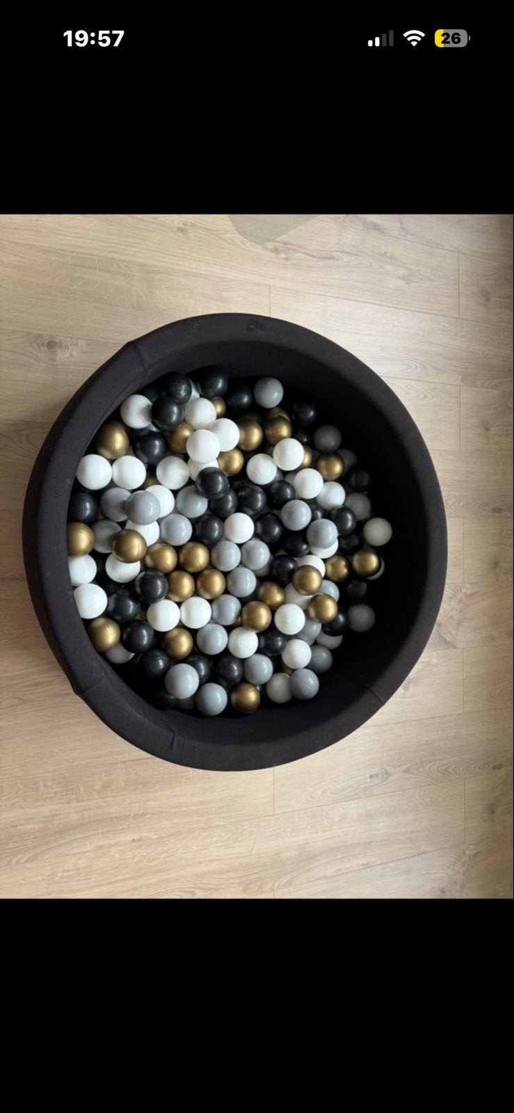 ballenbak met ballen (zwart, wit, goud, grijs), Ophalen, Zo goed als nieuw, Jongen of Meisje