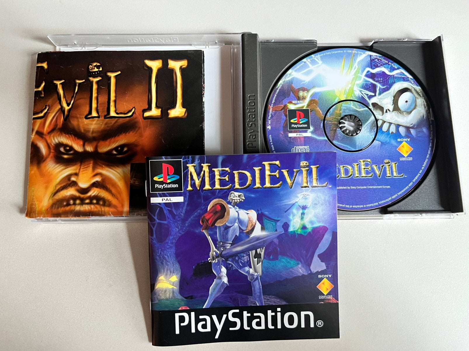 MediEvil (PS1) Compleet met poster en boekje, Spelcomputers en Games, Avontuur en Actie, 1 speler, P, Ophalen of Verzenden